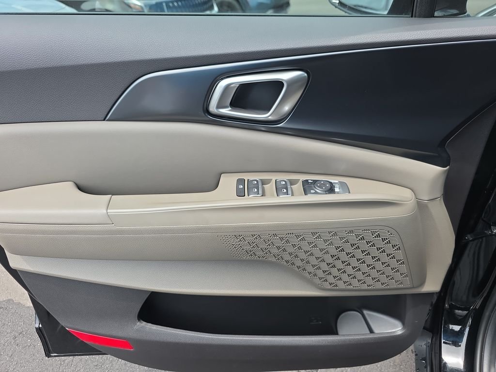 New 2026 Aurora Black Pearl Kia LXS image 18