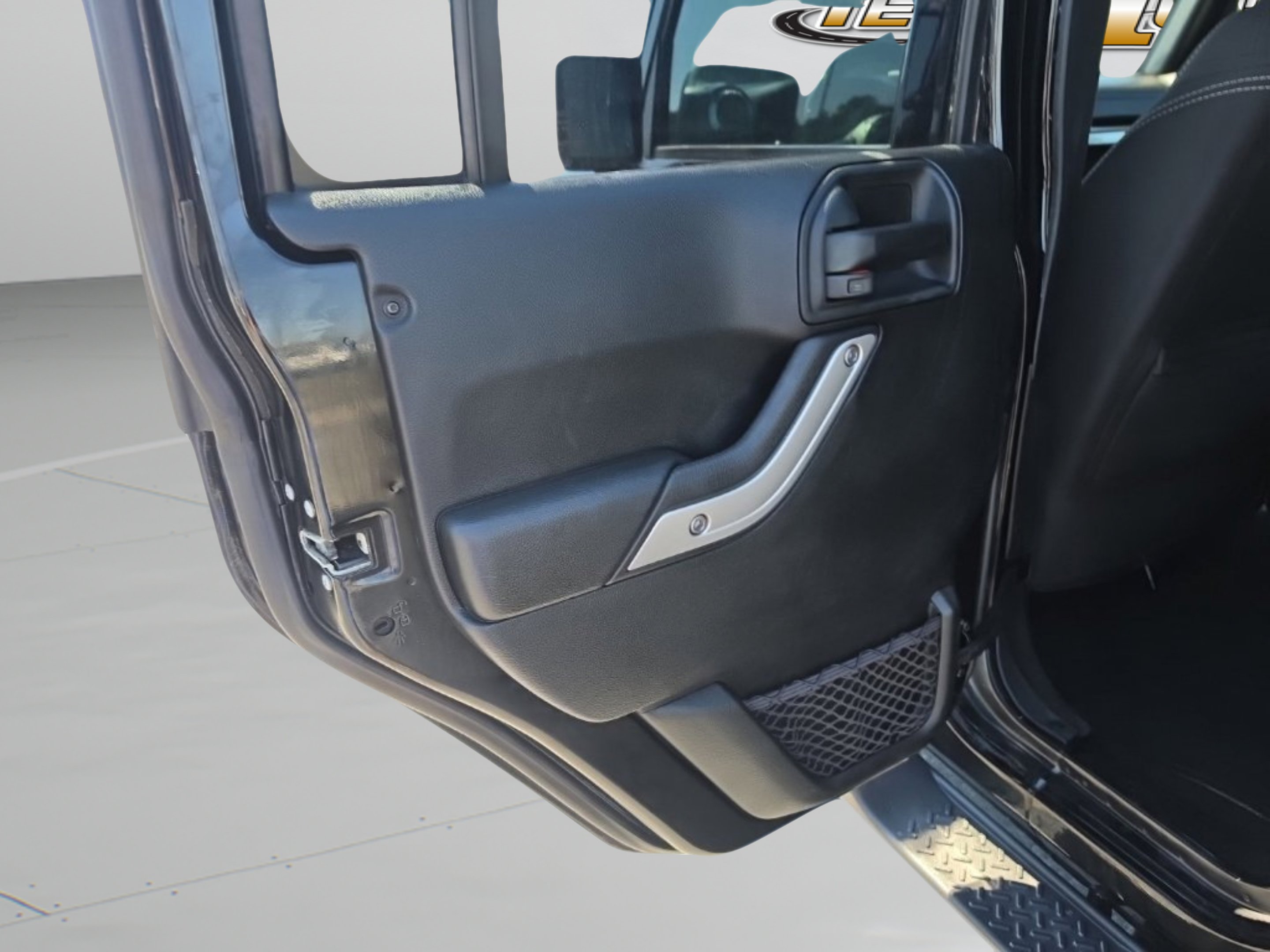 Used 2018 Black Clearcoat Jeep Unlimited Sahara image 17