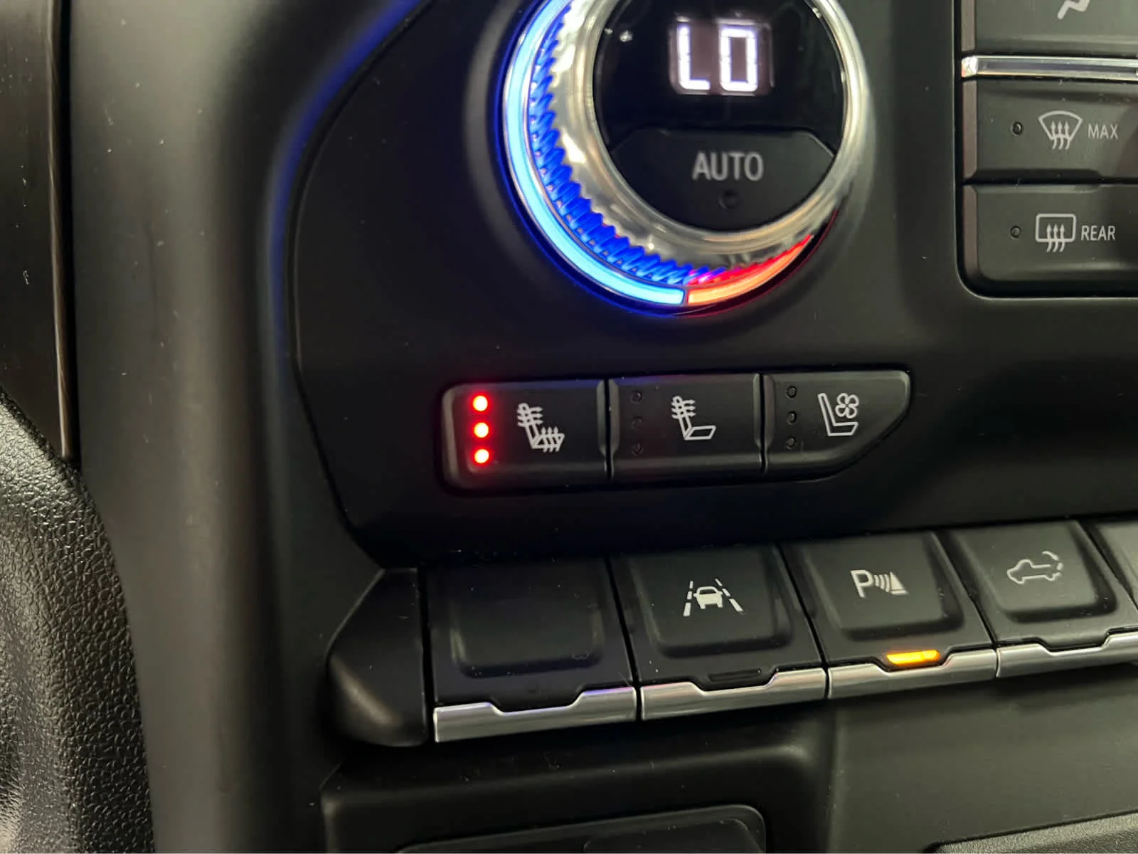 Used 2021 Dark Sky Metallic GMC AT4 image 22