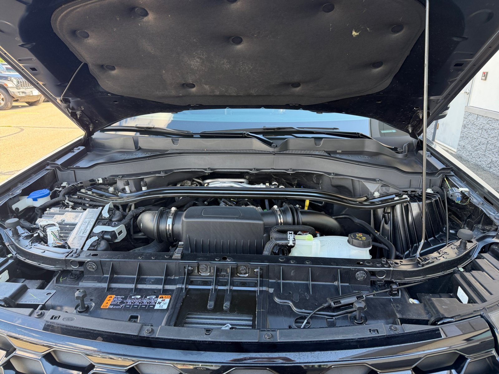 2025 Ford Explorer ST - Photo 6