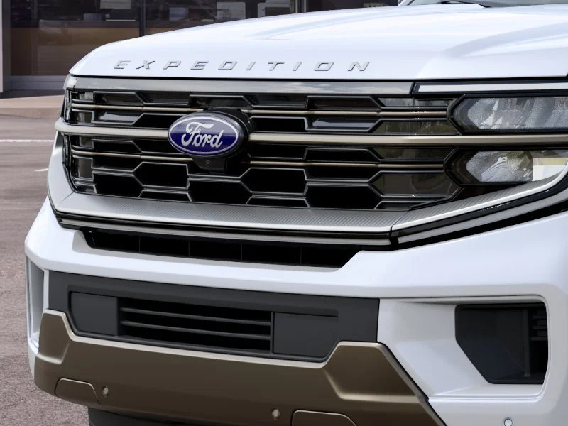 New 2027 Star White Metallic Tri-Coat Ford King Ranch® image 18