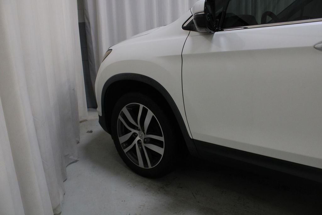 Used 2016 White Honda Elite image 32