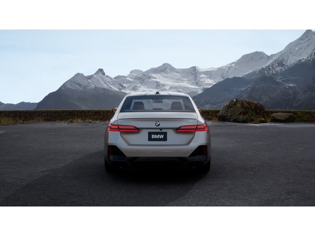 New 2027 Oxide Grey Metallic BMW 530i image 5
