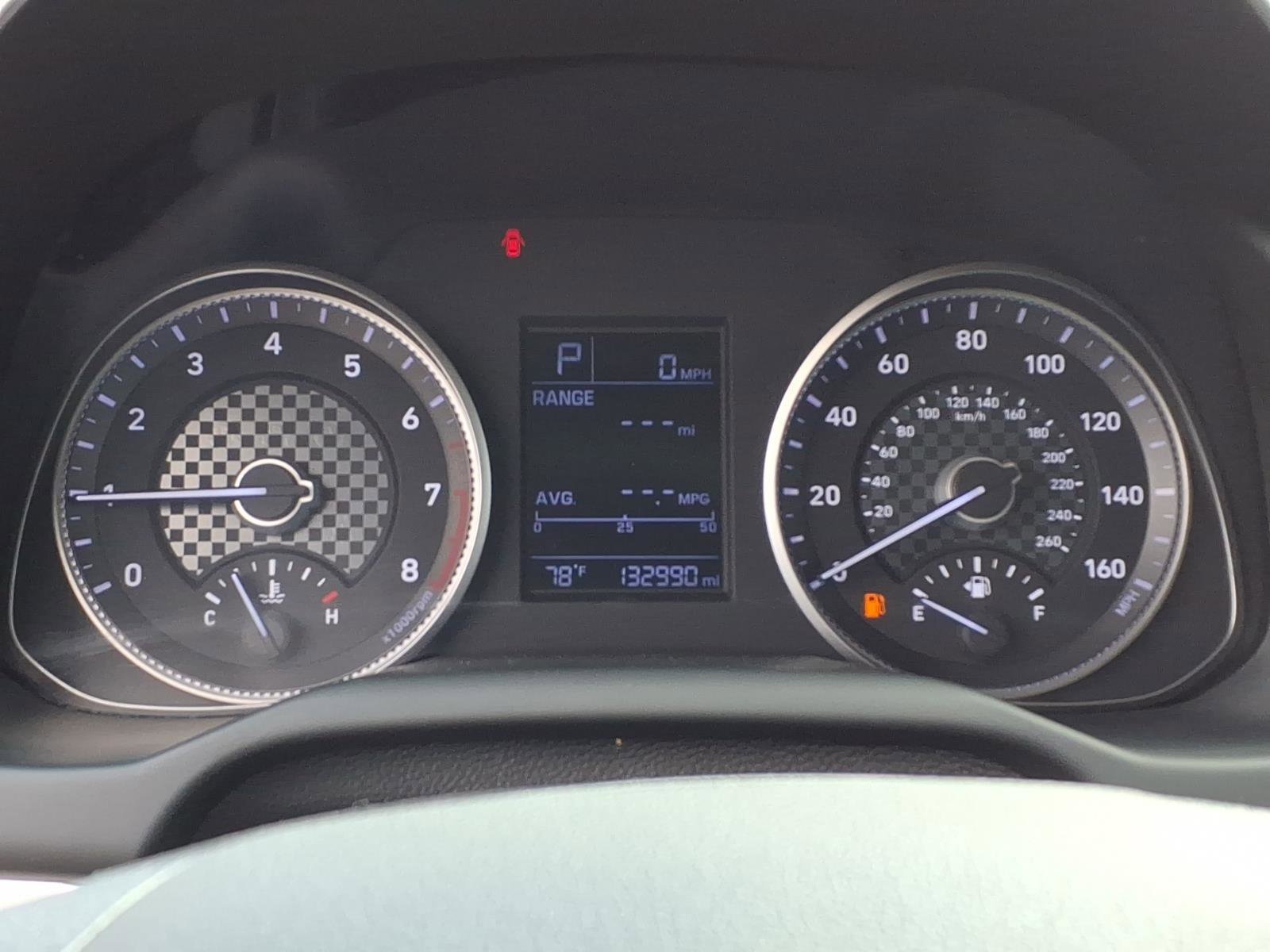 Used 2019 Quartz White Pearl Hyundai SE image 12