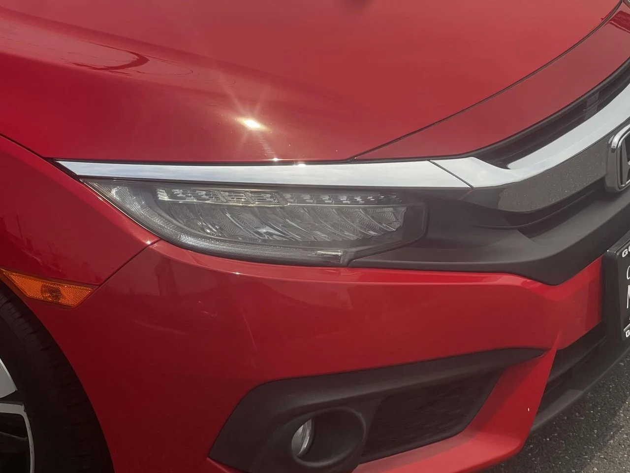 Used 2016 Red Honda Touring image 15