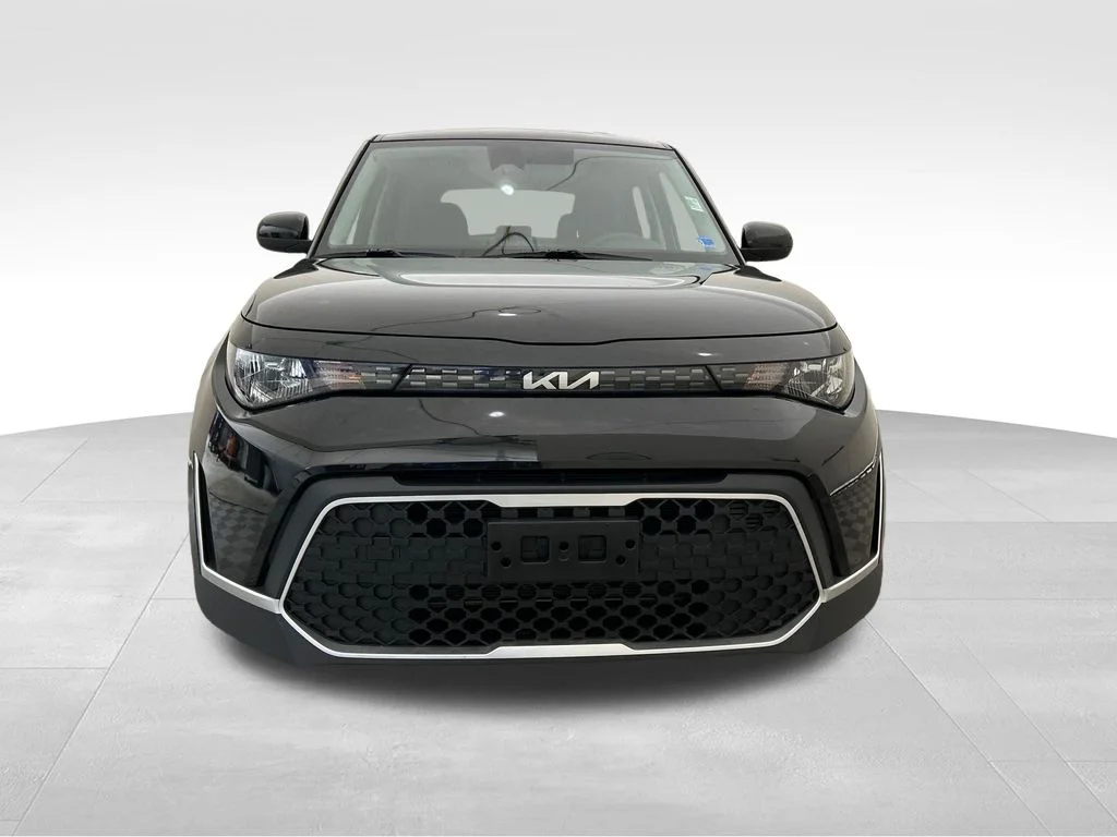 Used 2023 Black Kia LX image 9