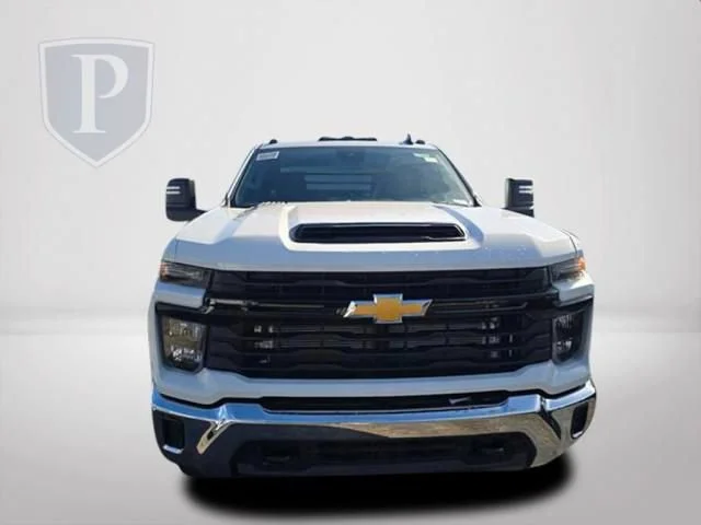 New 2026 Summit White Chevrolet Work Truck image 12