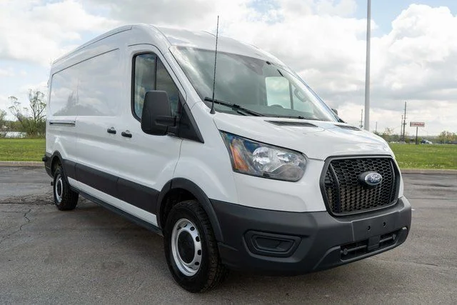 Used 2024  Ford Base image 4