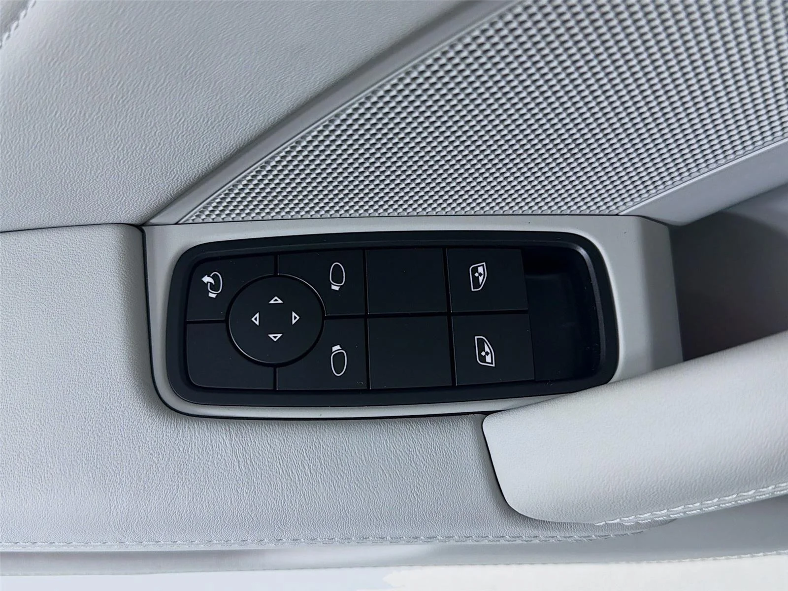 Used 2026  Porsche Carrera 4 GTS image 8