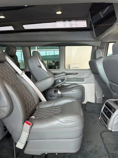 Used 2025 Special Exterior Color GMC Work Van image 9