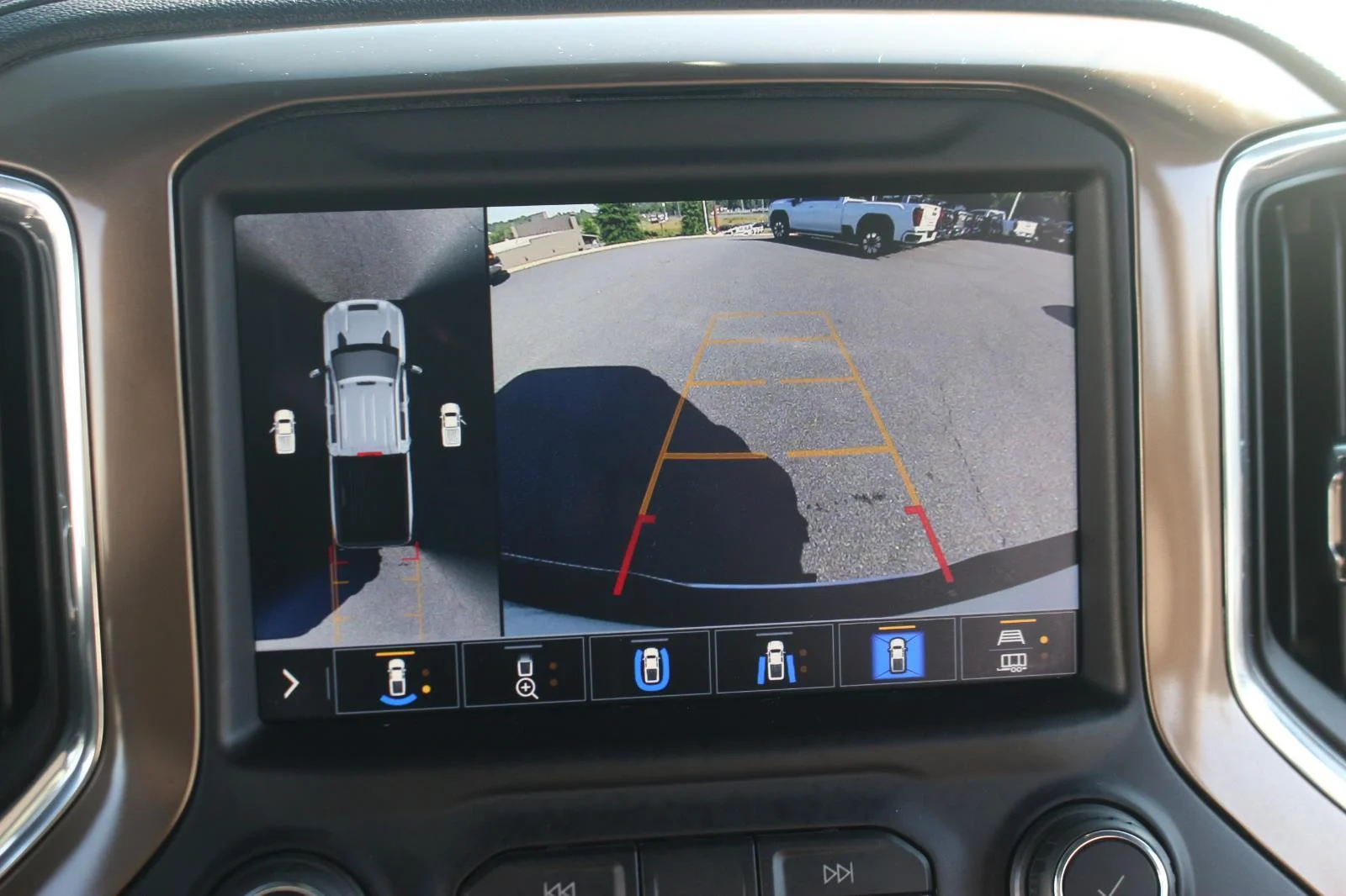 Used 2021 IRIDESCENT PEARL TRICOAT Chevrolet High Country image 25