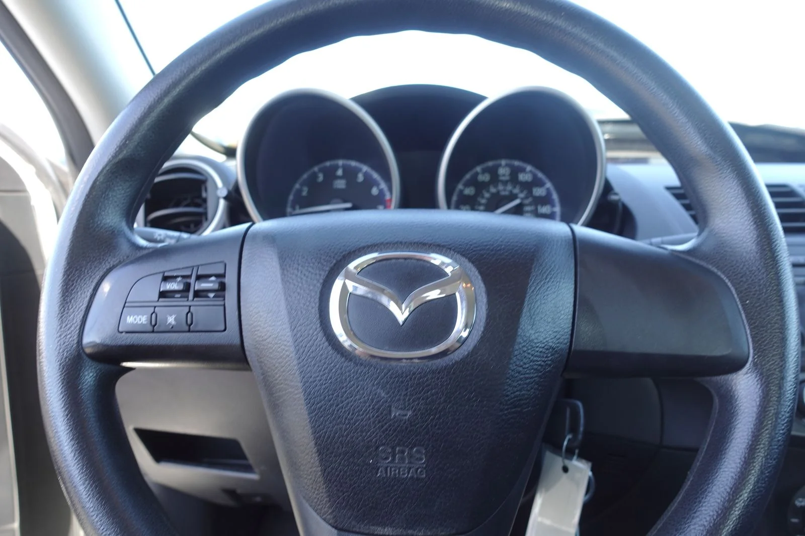 Used 2013 Crystal White Pearl Mica Mazda i SV image 17