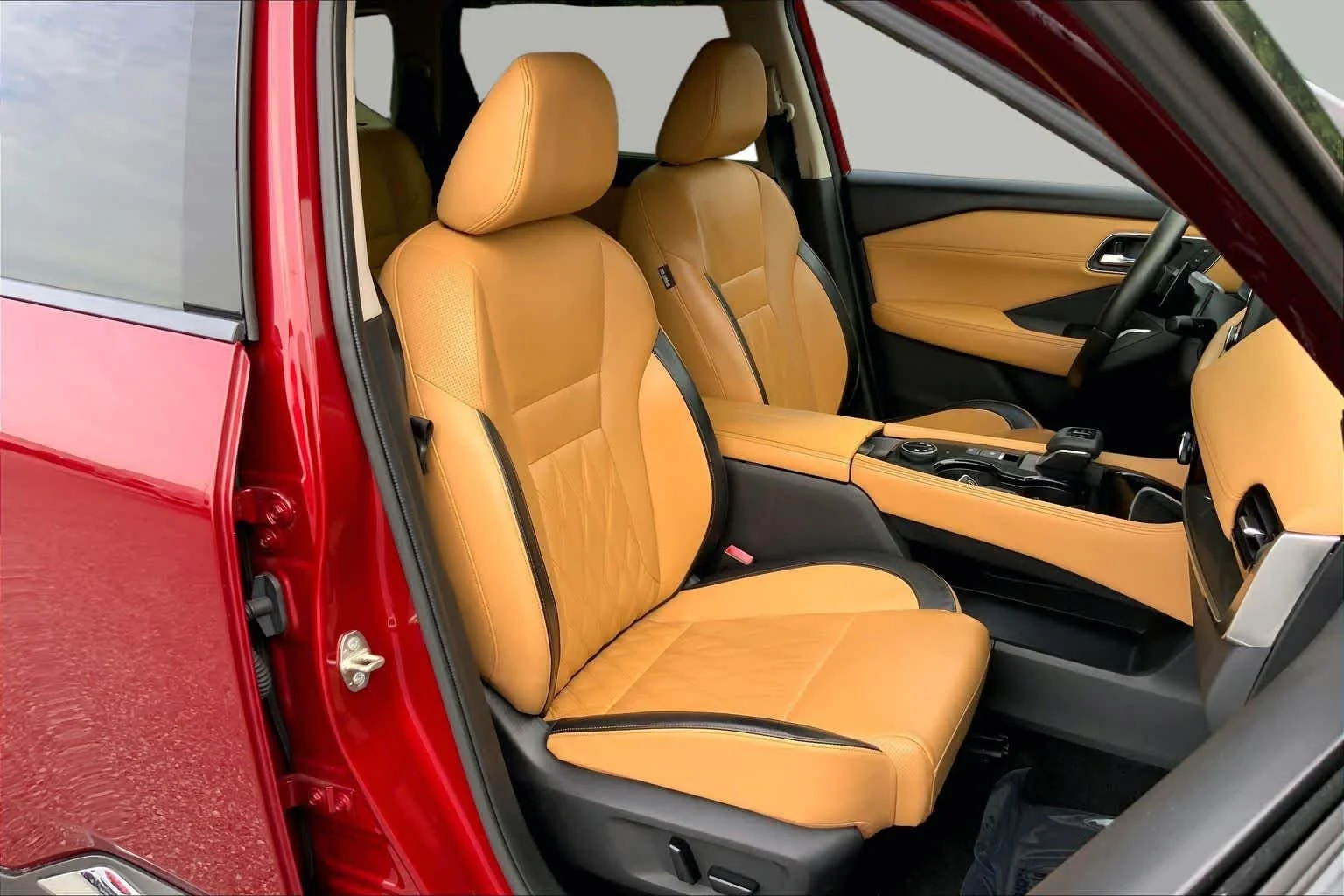 Used 2023 Scarlet Ember Tintcoat Nissan Platinum image 8