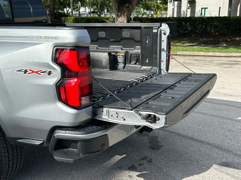 Used 2025 Gray Chevrolet LT image 39