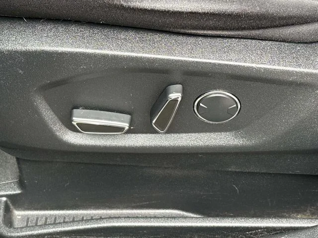 Used 2018 Black Ford SEL image 28