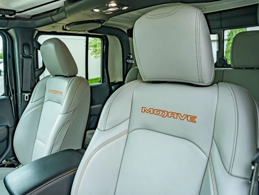 Used 2021 Black Clearcoat Jeep Mojave image 30