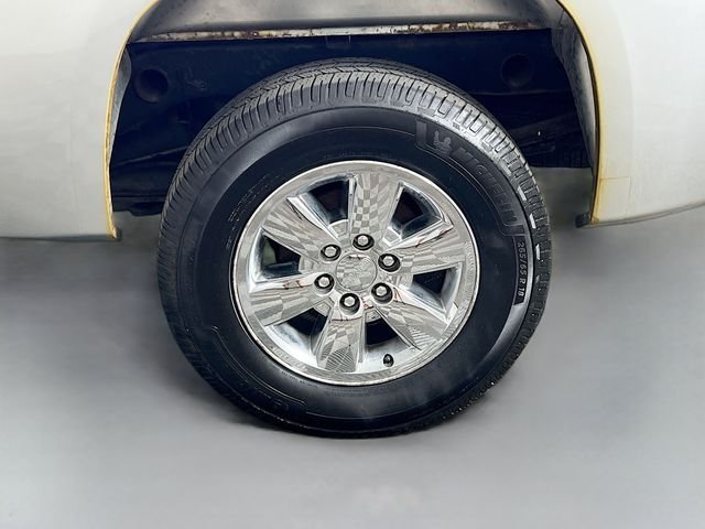 Used 2013 Silver GMC SLE image 29