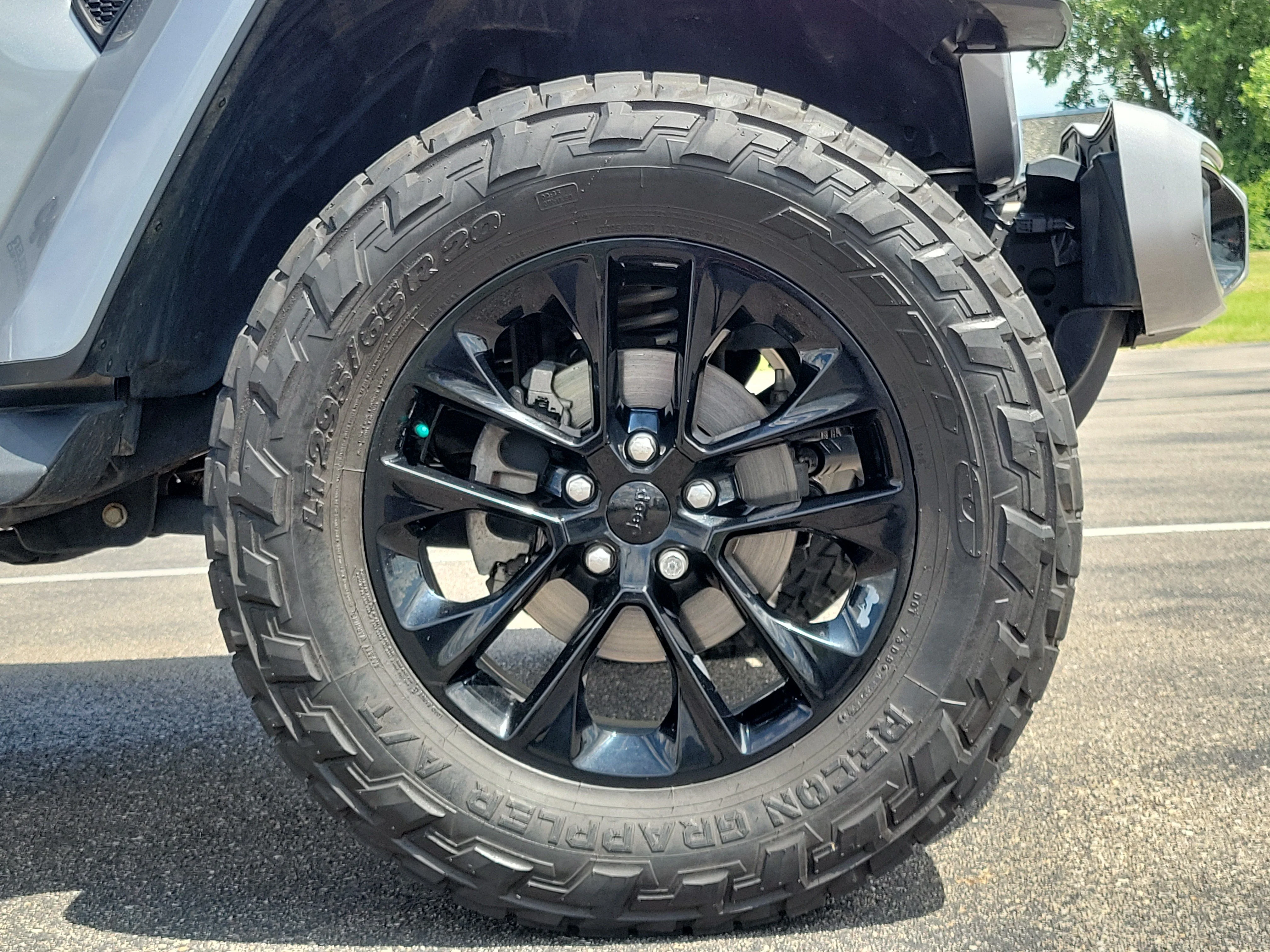 Used 2021 Billet Silver Metallic Clear Coat Jeep High Altitude image 5