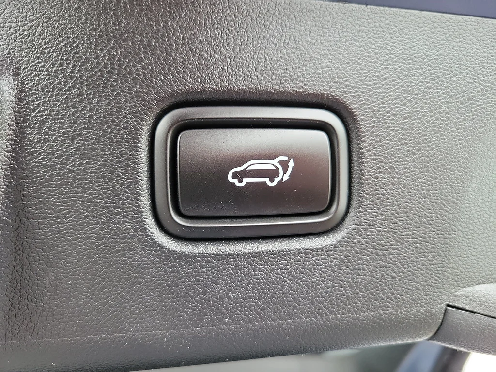 Used 2026 Atlantis Blue Hyundai SEL image 9