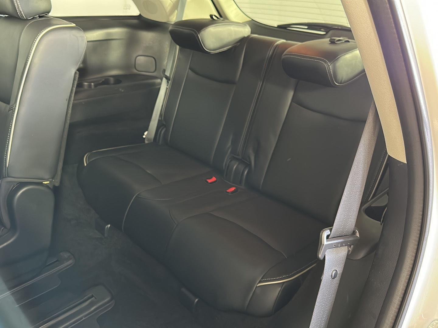 Used 2019 Majestic White INFINITI LUXE image 31