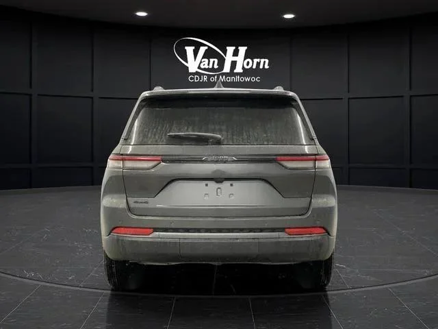 New 2026 Baltic Gray Metallic Clear-Coat Exterior Paint Jeep Laredo image 14