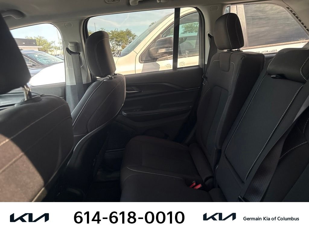 Used 2023 Black Jeep Laredo image 9