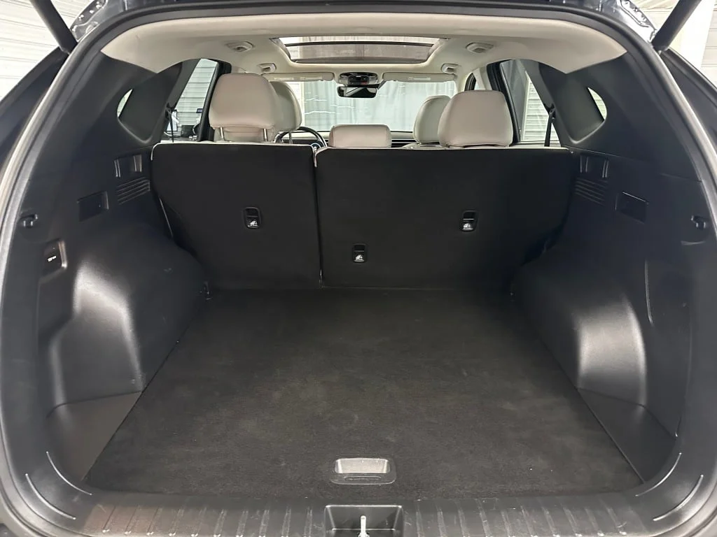 Used 2024 Black Pearl Hyundai Limited image 28