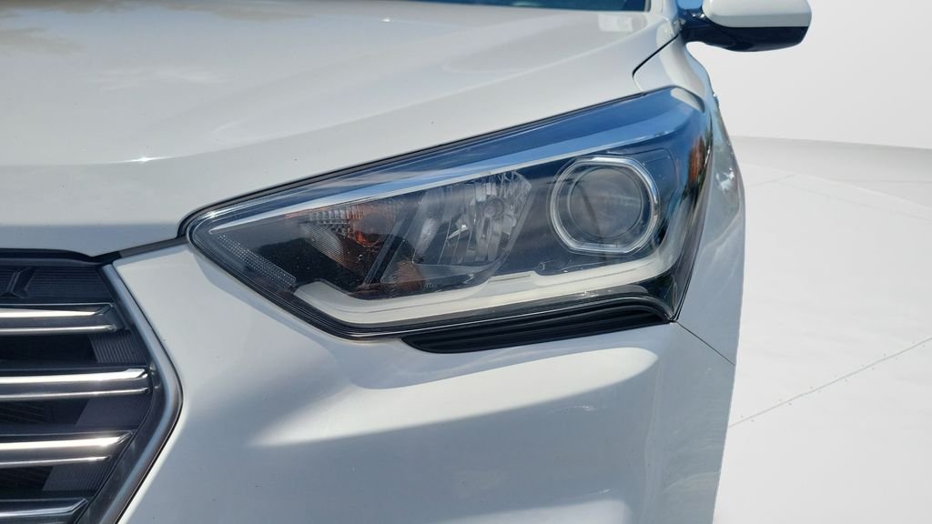 Used 2017 White Hyundai SE image 24