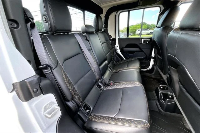 Used 2023 White Jeep Overland image 20
