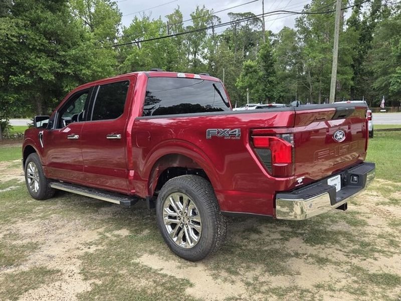 New 2026 Ruby Red Metallic Tinted Clearcoat Ford XLT image 9