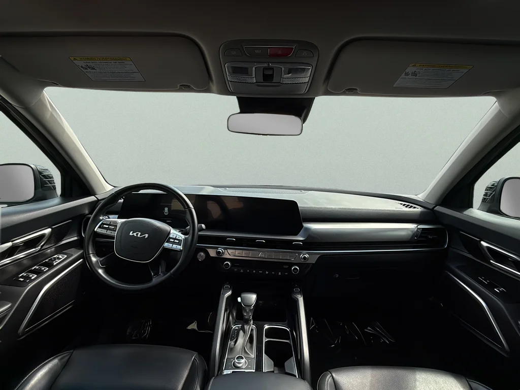 Used 2025 Ebony Black Kia S image 22