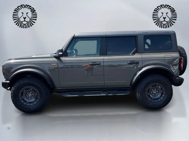 Used 2025 Gray Ford Badlands image 8