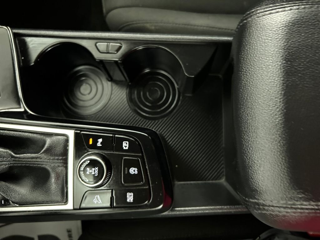 Used 2024 White Kia LX image 23