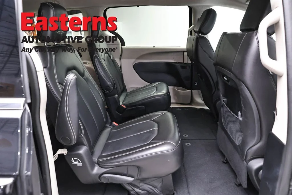 Used 2023 Black Chrysler Touring L image 24