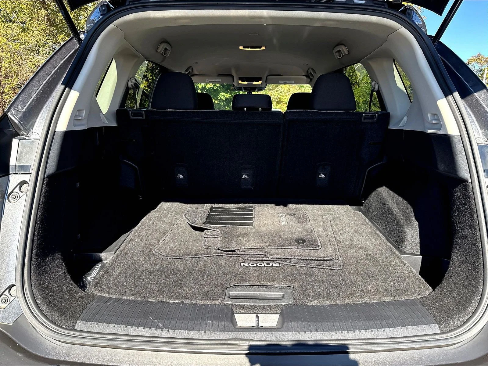 Certified Used 2023 Gun Metallic Nissan SV image 39
