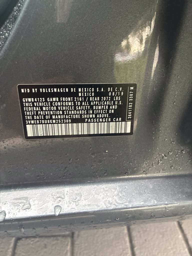 Used 2019 Gray Volkswagen SEL image 5