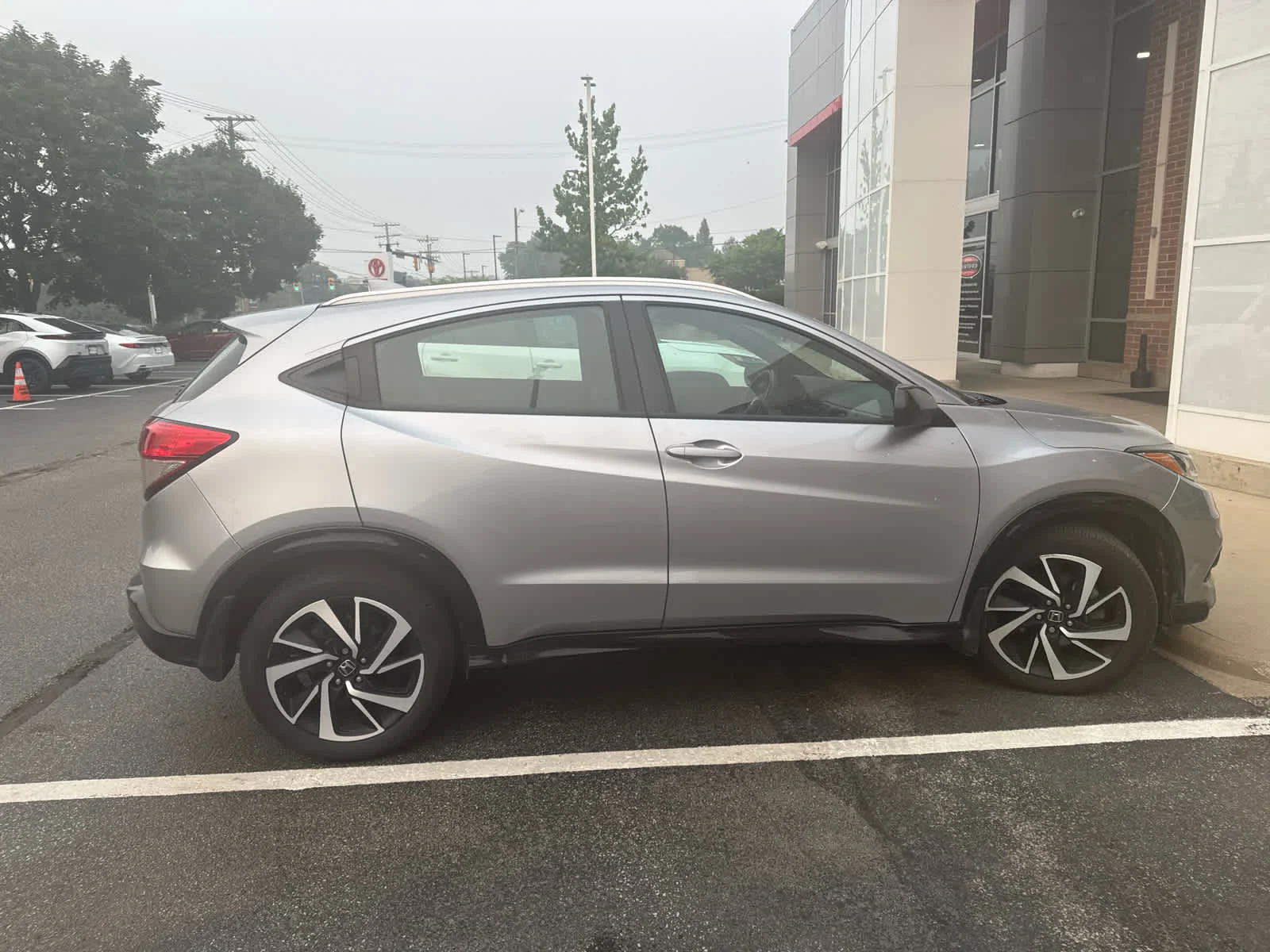 Used 2020 Lunar Silver Metallic Honda Sport image 4