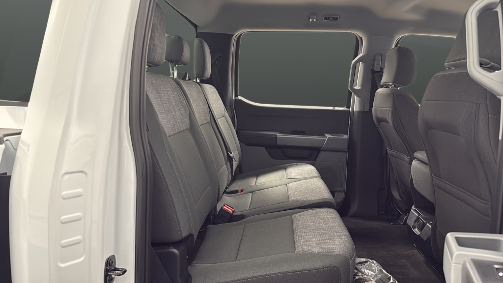 Used 2026 Oxford White Ford XLT image 24