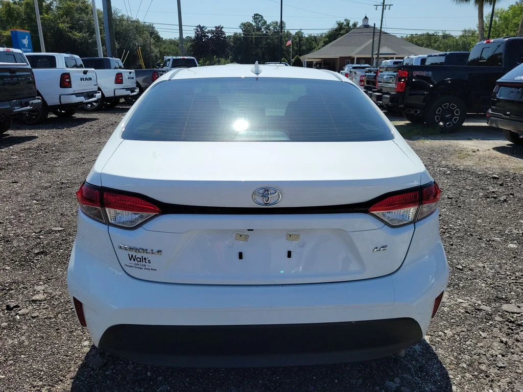 Used 2025 White Toyota LE image 10