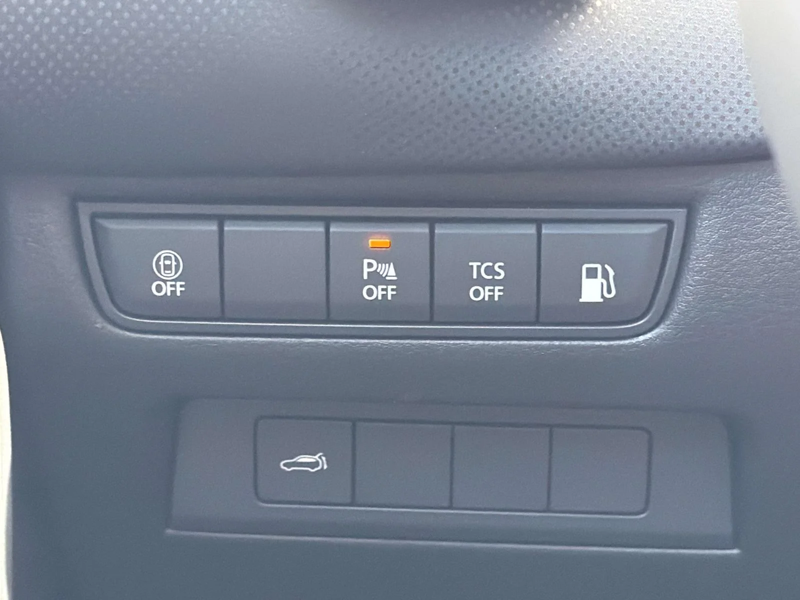 New 2026 Wind Chill Pearl Mazda Preferred AWD image 17