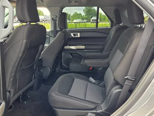 Used 2023 Silver Ford XLT image 5