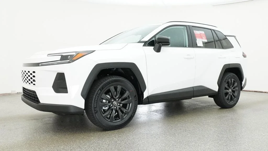 New 2026 Ice Cap Toyota XLE Premium image 6