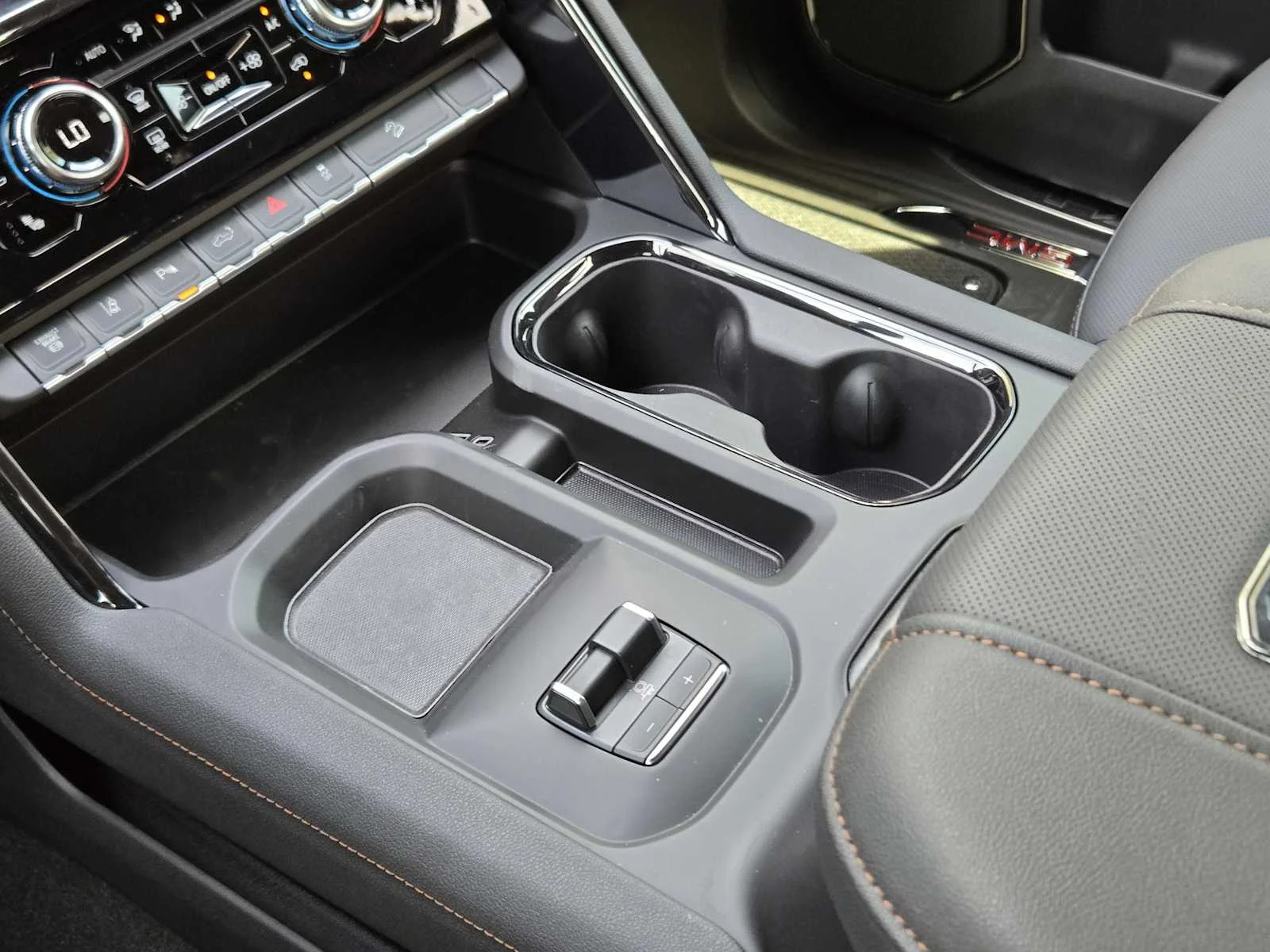 2026 GMC Sierra 2500HD AT4 - Photo 14