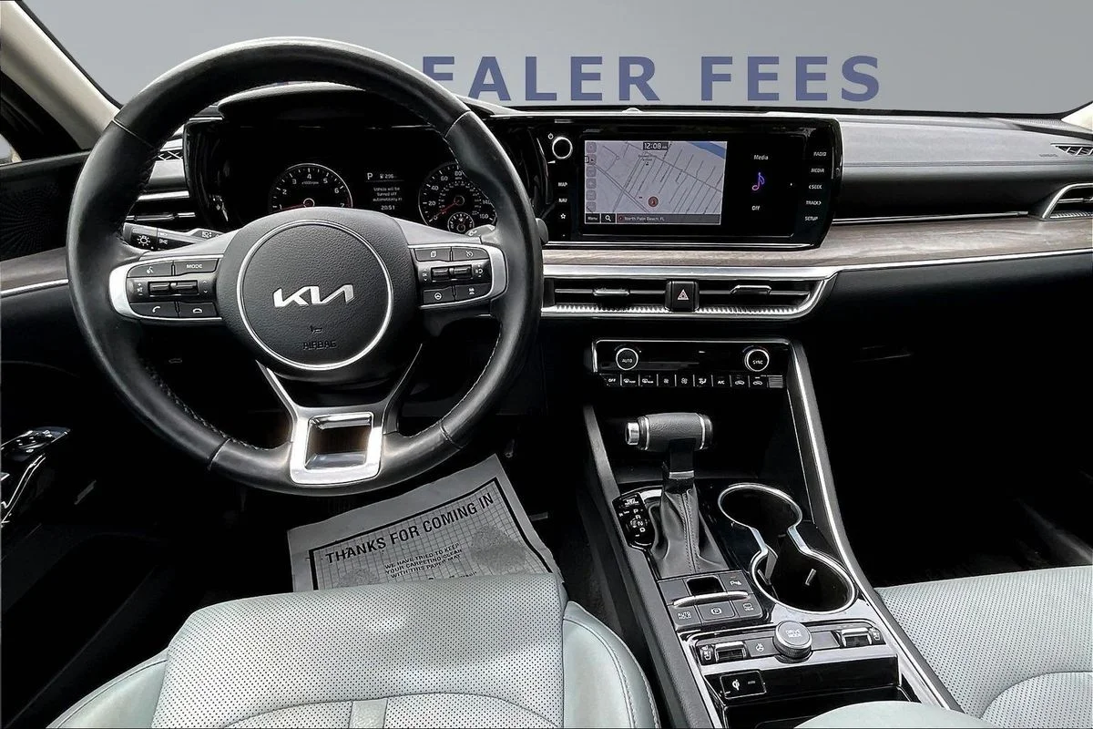 Used 2023  Kia EX image 7
