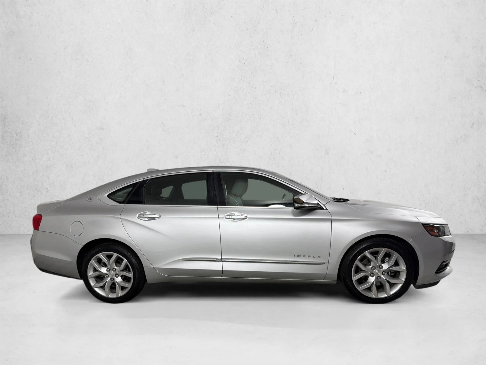 Used 2018 Beige Chevrolet Premier image 3