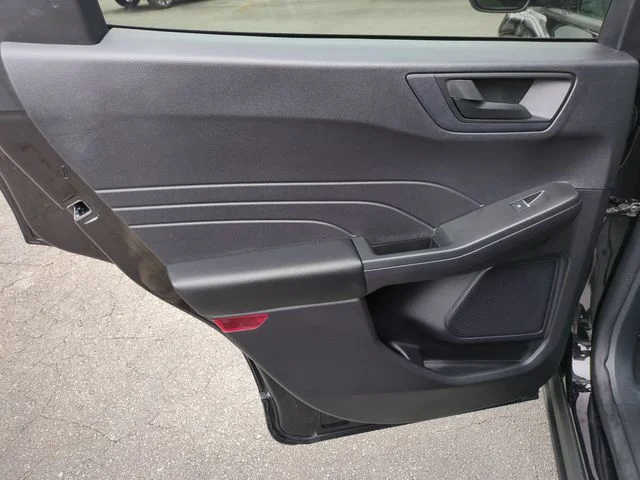 Used 2022 Black Ford SE image 26