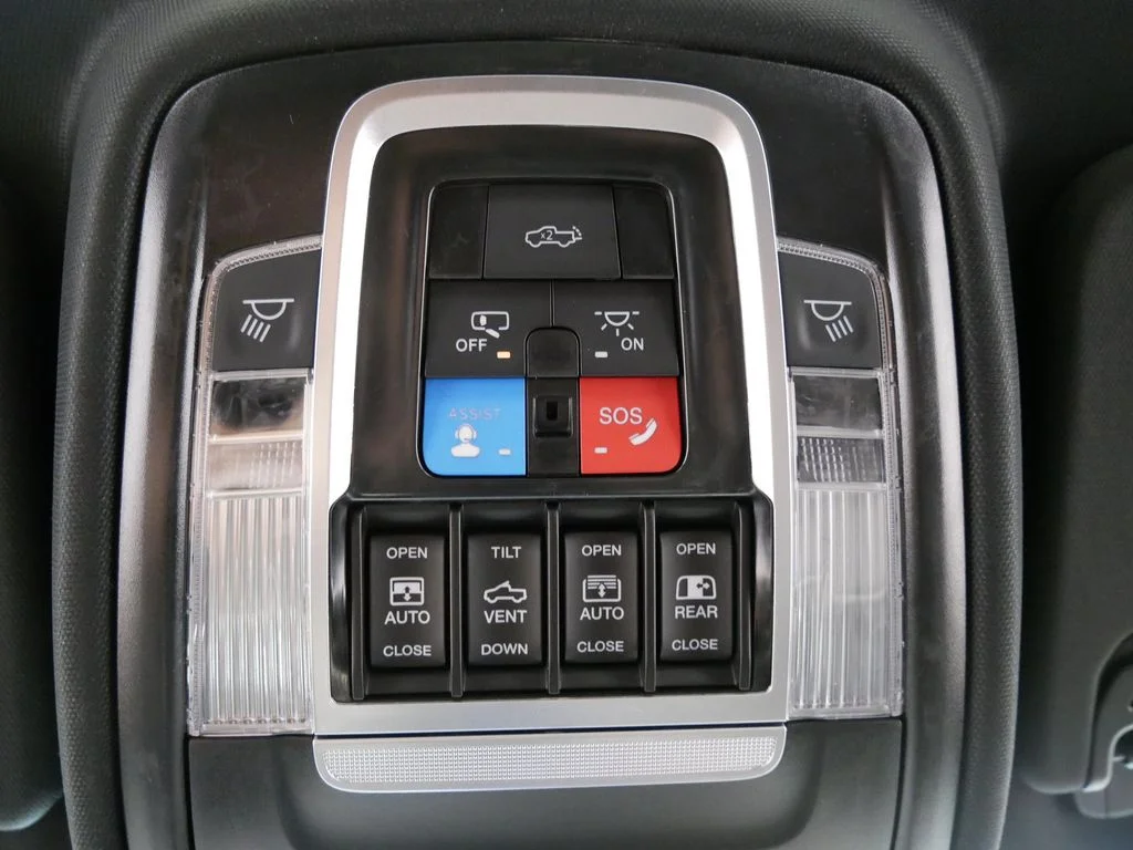 New 2026 Silver Zynith Exterior Paint Ram Laramie image 28
