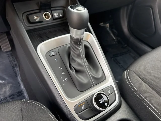 New 2026 Onyx Black Hyundai SEL image 25