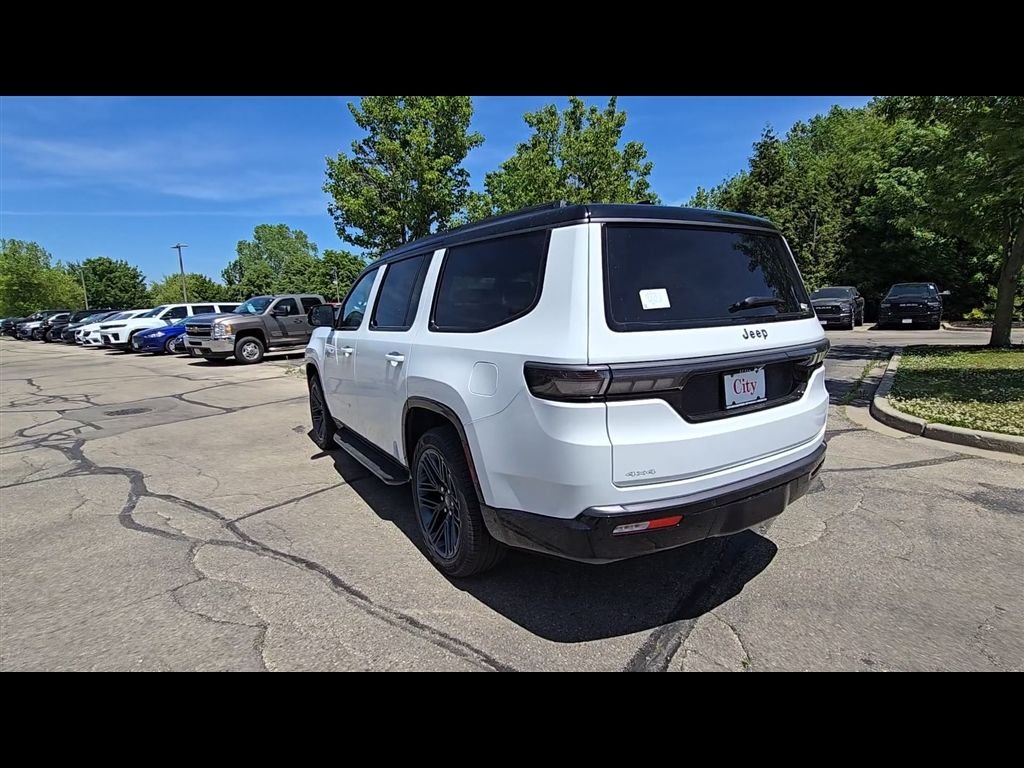 New 2026 Bright White Clear-Coat Exterior Paint Jeep  image 6