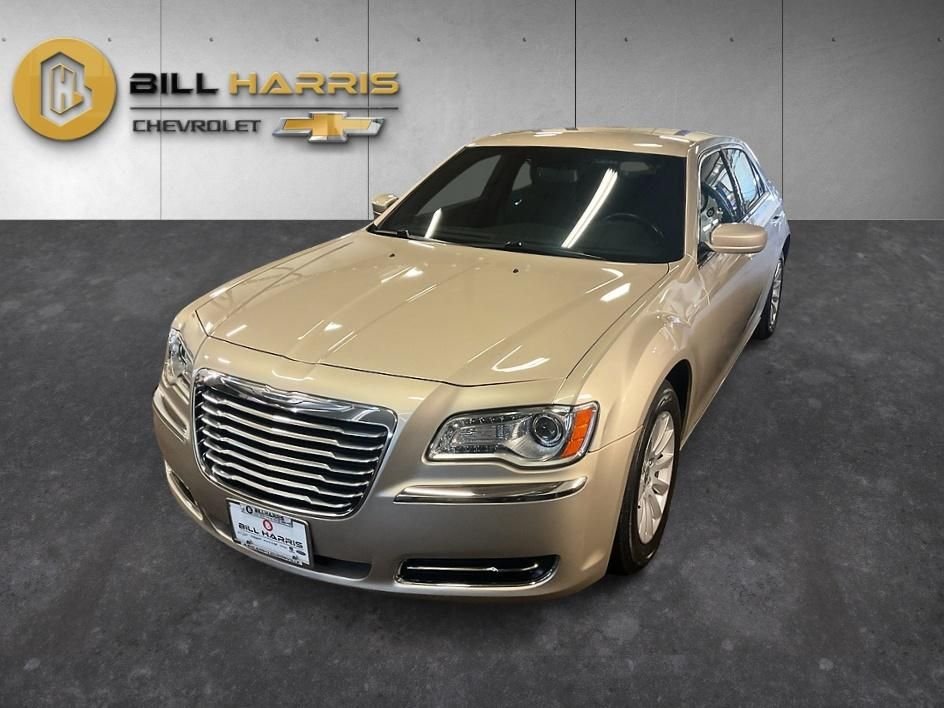 2012 Chrysler 300 -'s photo